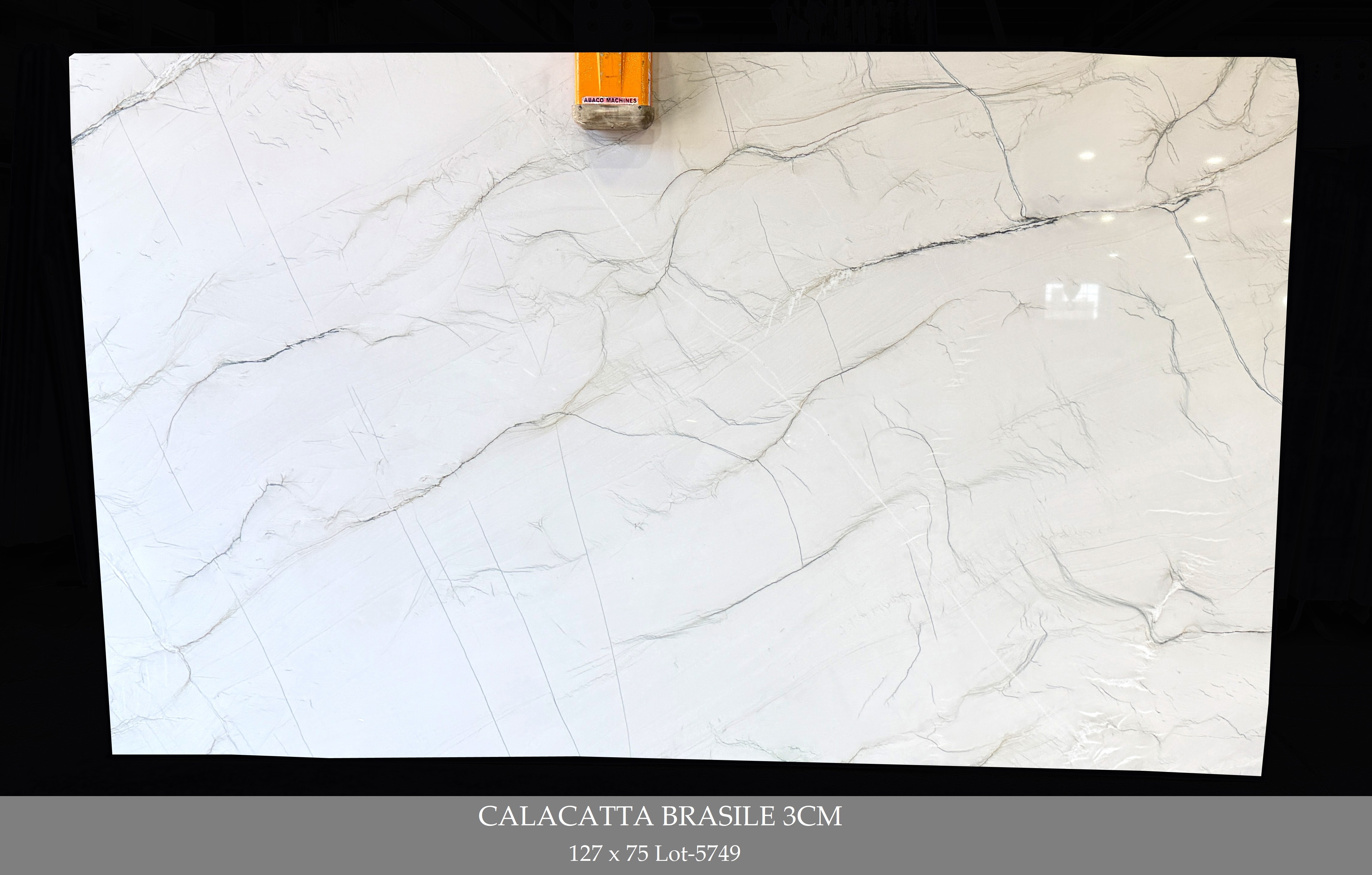 Calacatta Brasile.3cm 127x75 Lot 5749
