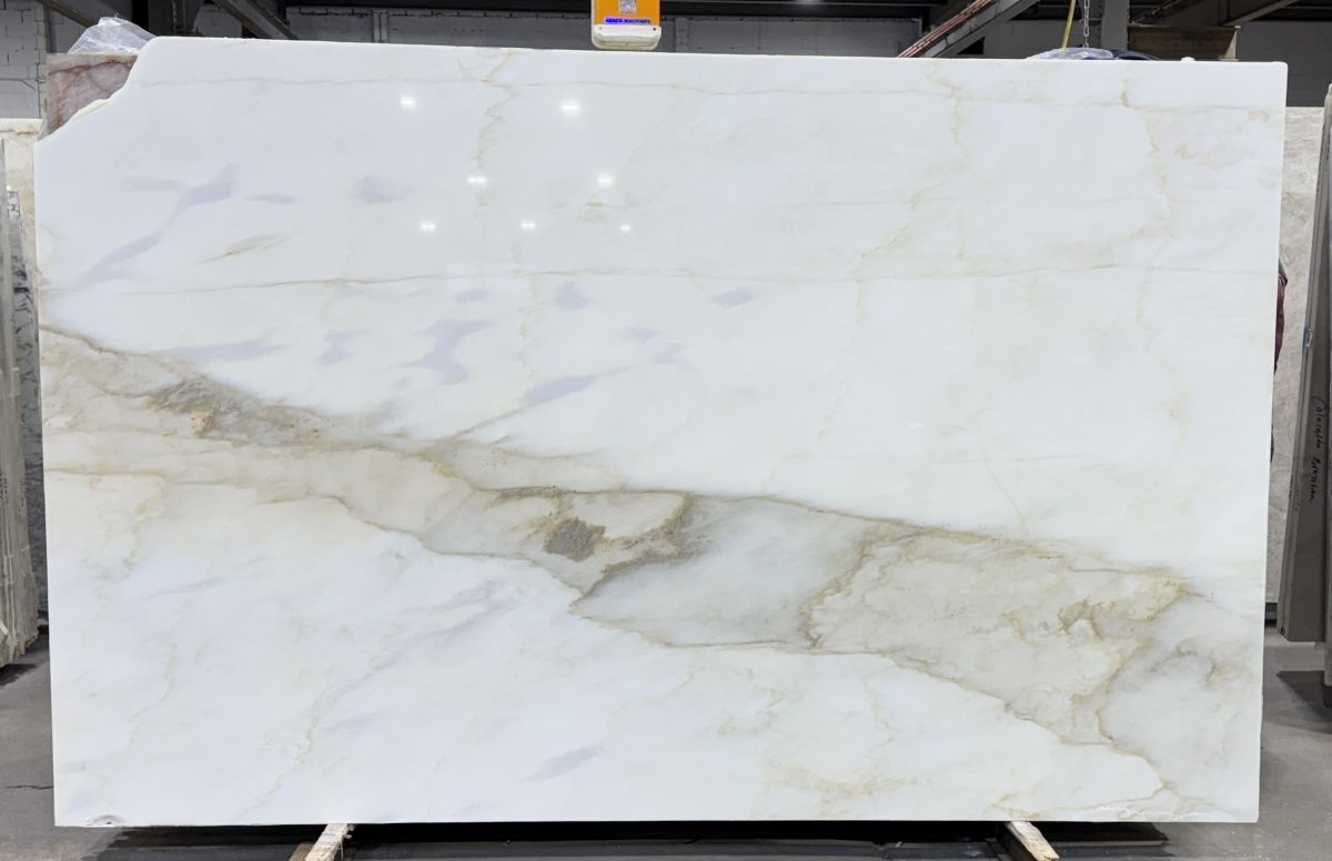 Crema Delicato Extra 2cm 117x73 Lot-8786 CREMA DELICATO EXTRA 2CM - Image 1