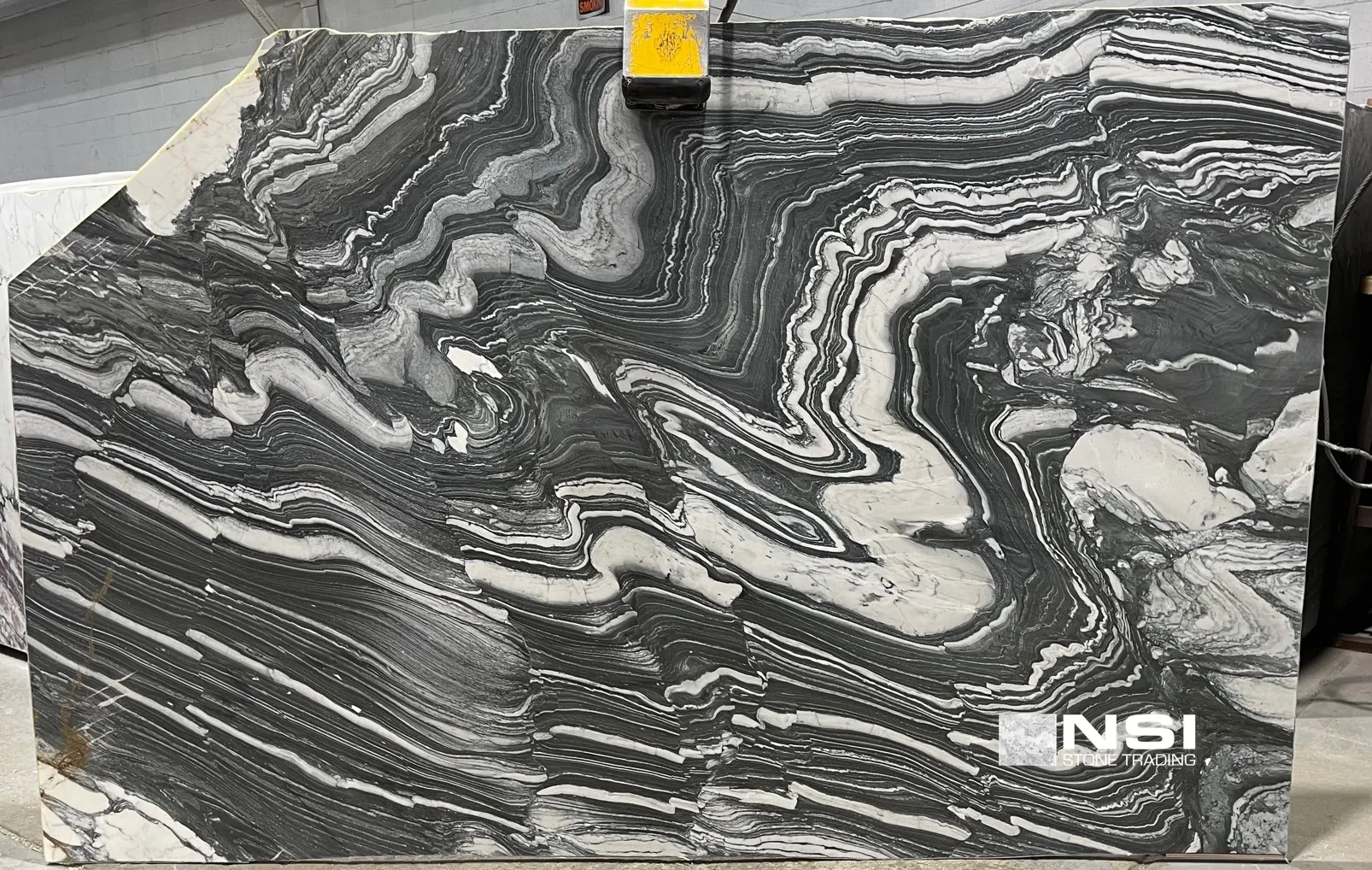 black cippolino 2cm 110x71 lot 34920 1 BLACK CIPPOLINO 2CM - Image 1