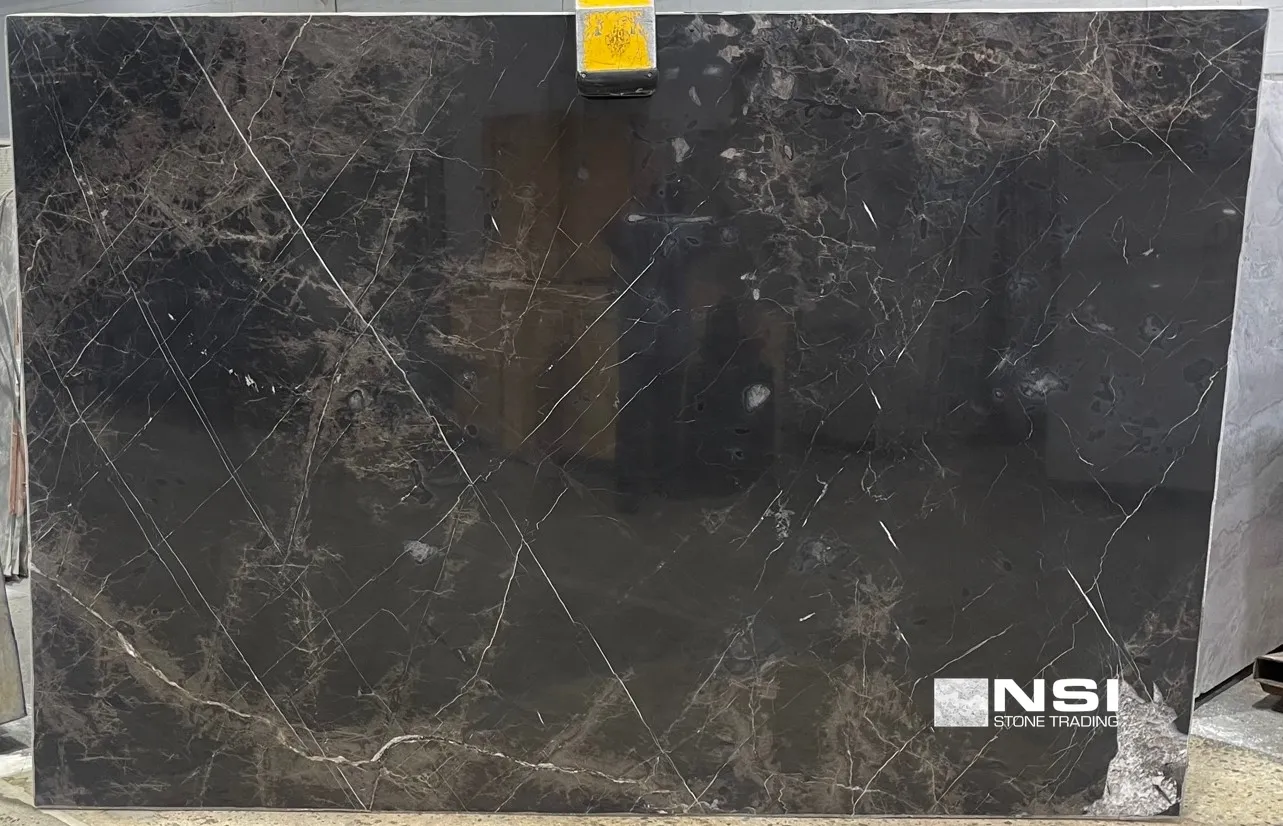 brown fantasy 2cm 117x79 lot 13327m 1