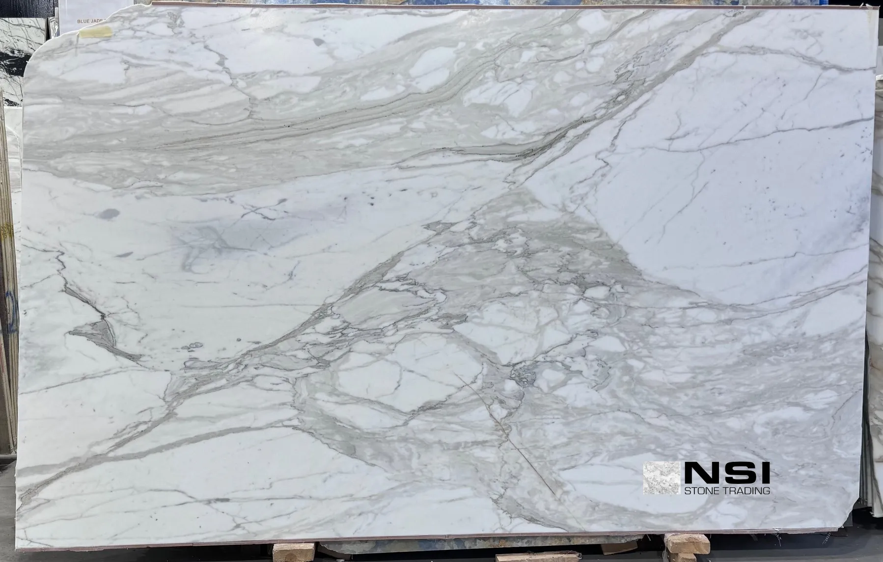 calacatta borghini 2cm honed 124x76 lot 2866 1 CALACATTA BORGHINI 2CM - Image 1